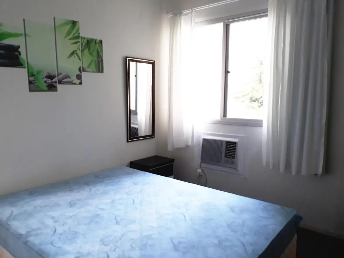 Apartamento Ótima localização, com estacionamento, ar condicionado, wi-fi e Netflix! 400 metros da praia! Balneário Camboriú