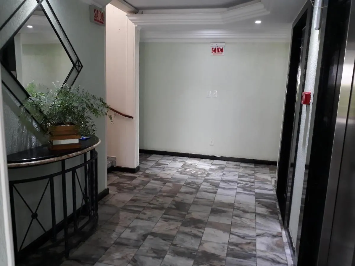 Balneário Camboriú Excelente Localizacao! Perto Da Praia Com Estacionamento, Ar Condicionado, Wi-Fi, Netflix E Roupa De Cama! דירה