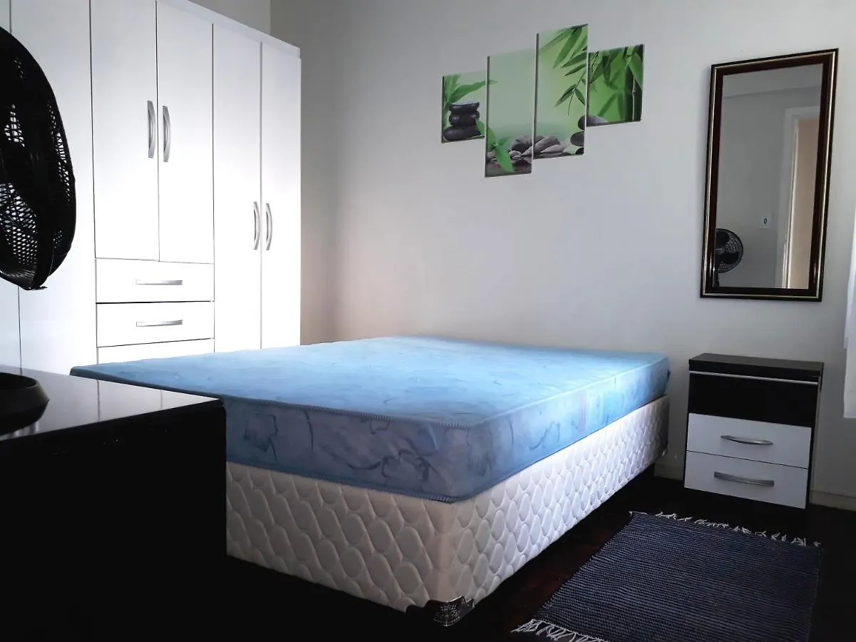Apartamento Ótima localização, com estacionamento, ar condicionado, wi-fi e Netflix! 400 metros da praia! Balneário Camboriú