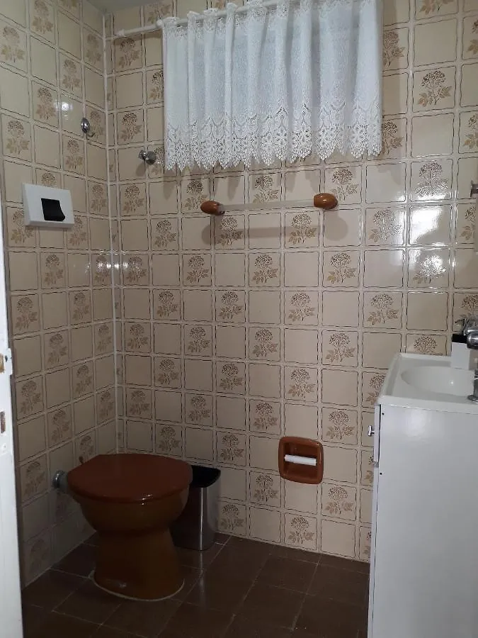 Balneário Camboriú Excelente Localizacao! Perto Da Praia Com Estacionamento, Ar Condicionado, Wi-Fi, Netflix E Roupa De Cama!