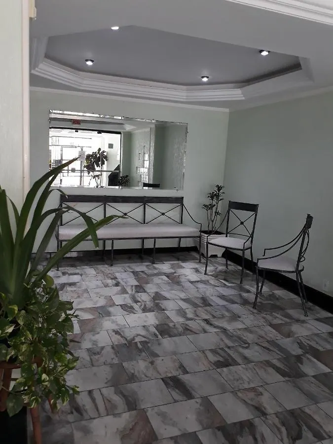 Apartamento Ótima localização, com estacionamento, ar condicionado, wi-fi e Netflix! 400 metros da praia! Balneário Camboriú